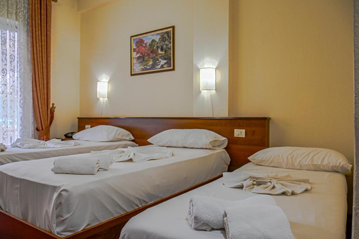 Hotel Vivas Durrës 외부 사진