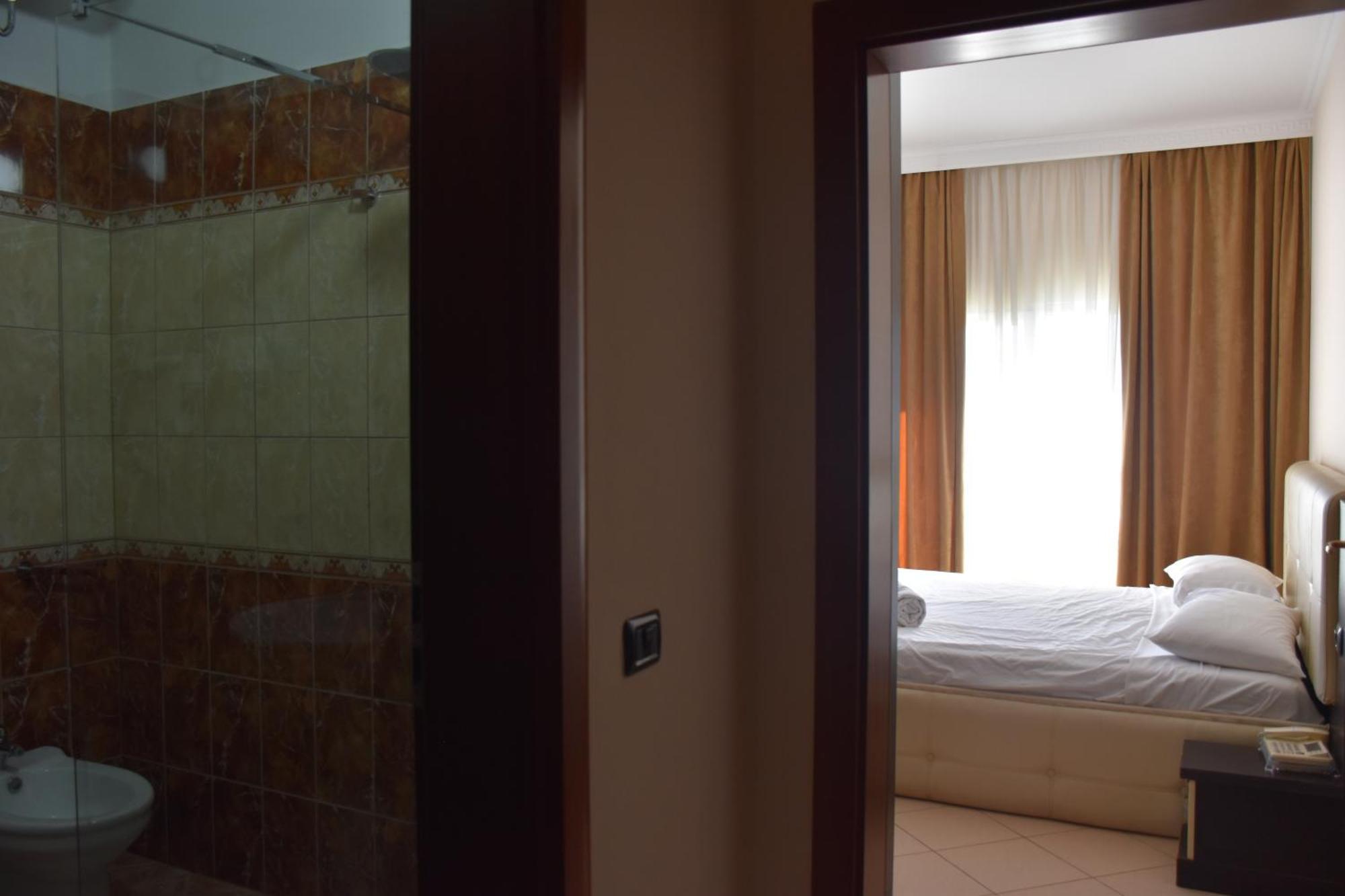 Hotel Vivas Durrës 외부 사진